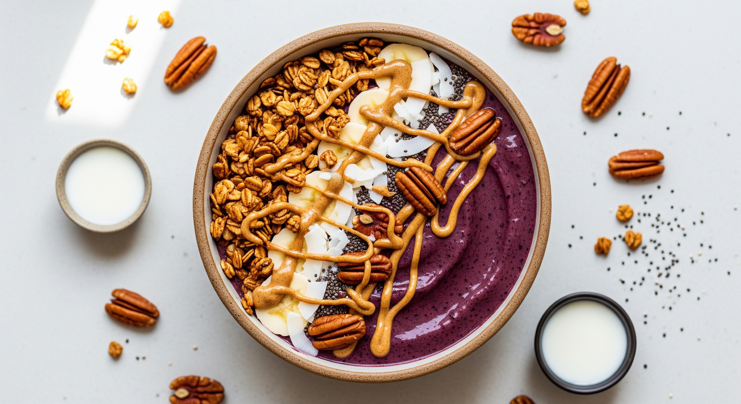 Açaí Bowl met Noten, Granola & Kokosbasis